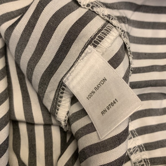 J Jill Gray & White Striped Button Down Adjustable Sleeve Peplum Tunic XS - Picture 7 of 8